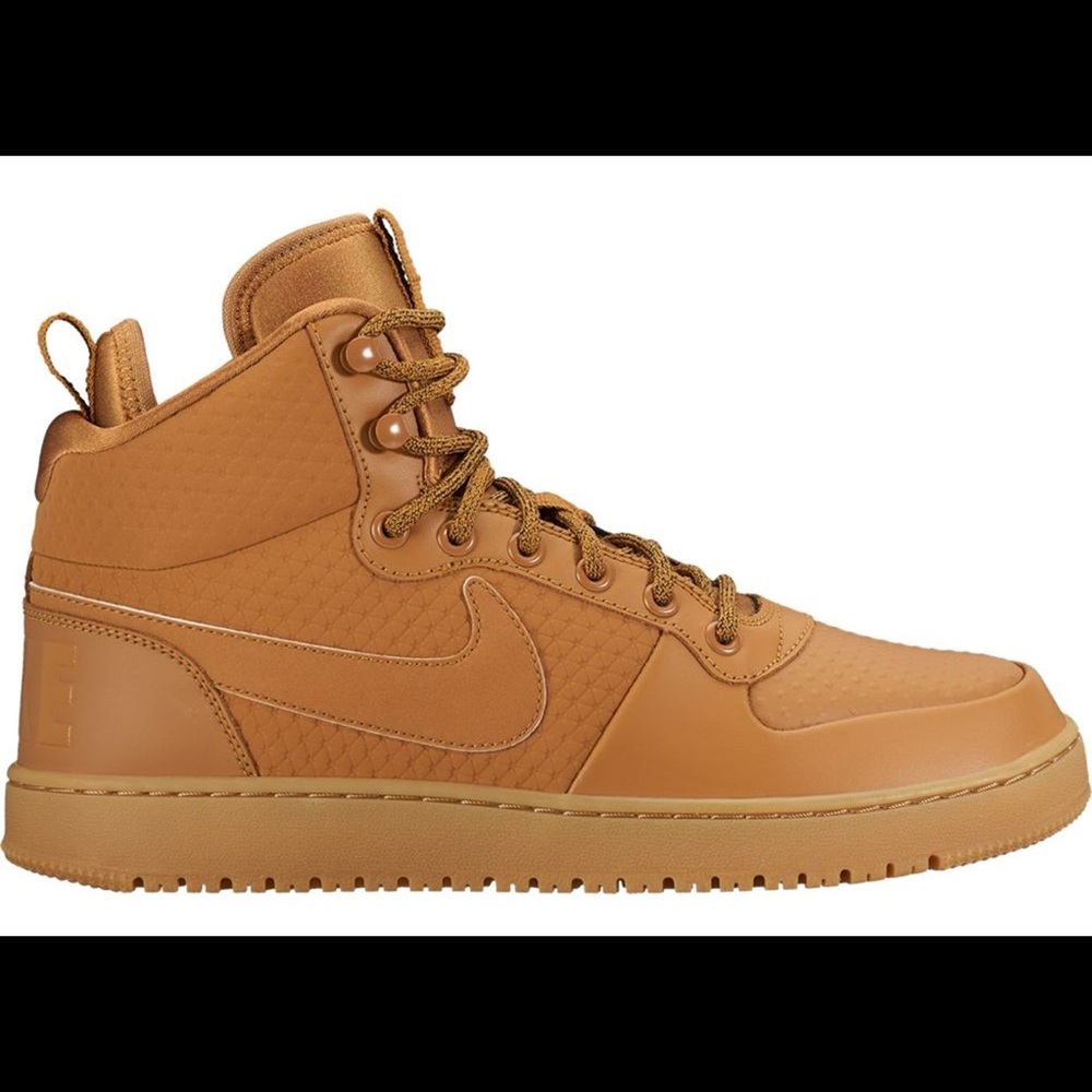 Nike Court Borough Mid Winter Wheat